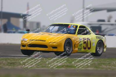 media/Jan-18-2026-CalClub SCCA (Sun) [[8bc6468723]]/Group 3 Race/Turn 1/